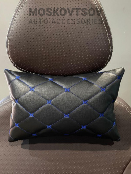 Подушка AVM-AUTO косточка эко-кожа черный-синий, 2 шт